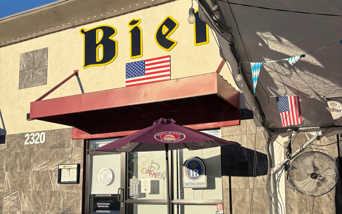 Tucson German restaurant packed after rocky start