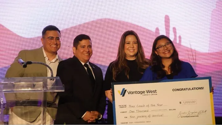 Educadores y estudiantes de Pima County reconocidos por empoderar a la juventud