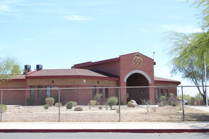 Sunnyside partnership expands college access