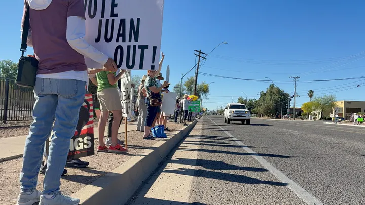 Thousands rally in Tucson at No Kings protest