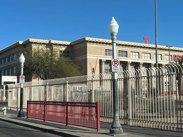 Caso en Georgia impulsa debate en escuelas de Tucson