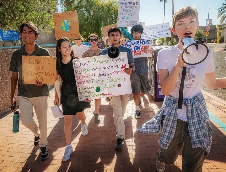 Estudiantes de la UA exigen respuestas sobre el plan de acción climática