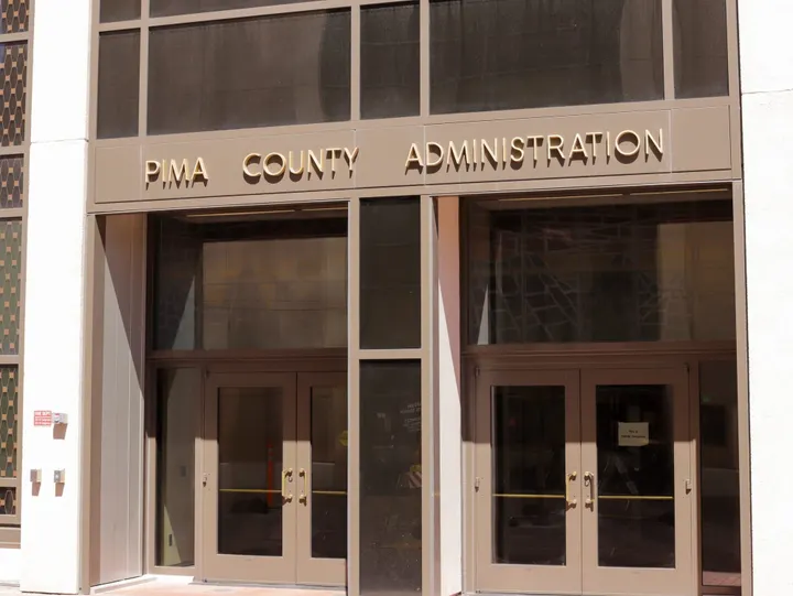 Fiscalía de Arizona: acusaciones de perjurio contra Nanos