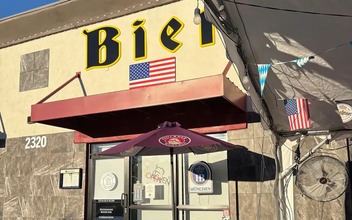 Tucson German restaurant packed after rocky start