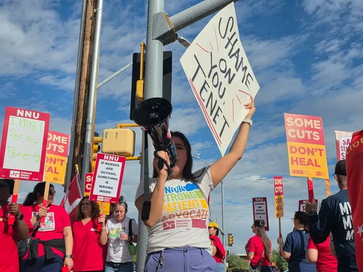 Tucson nurses picket over staffing, contract dispute