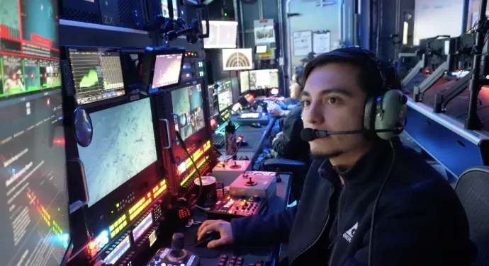 Tucson grad helps run deep-sea livestream near Wake Island