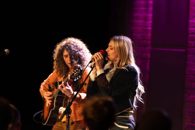 Belle and Chain surprise Evanston with wondrous sound