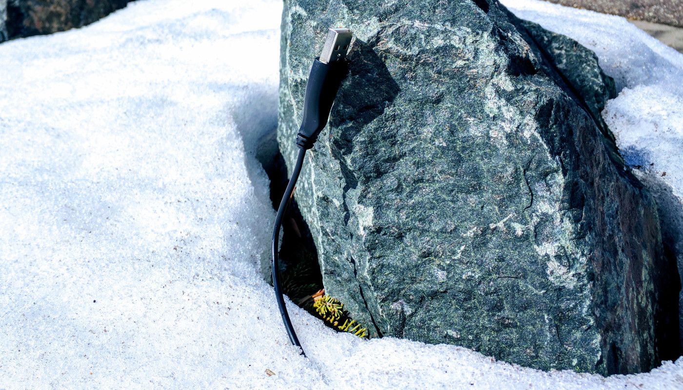 Accelerometer: Zero-g Offset Temperature Coefficient