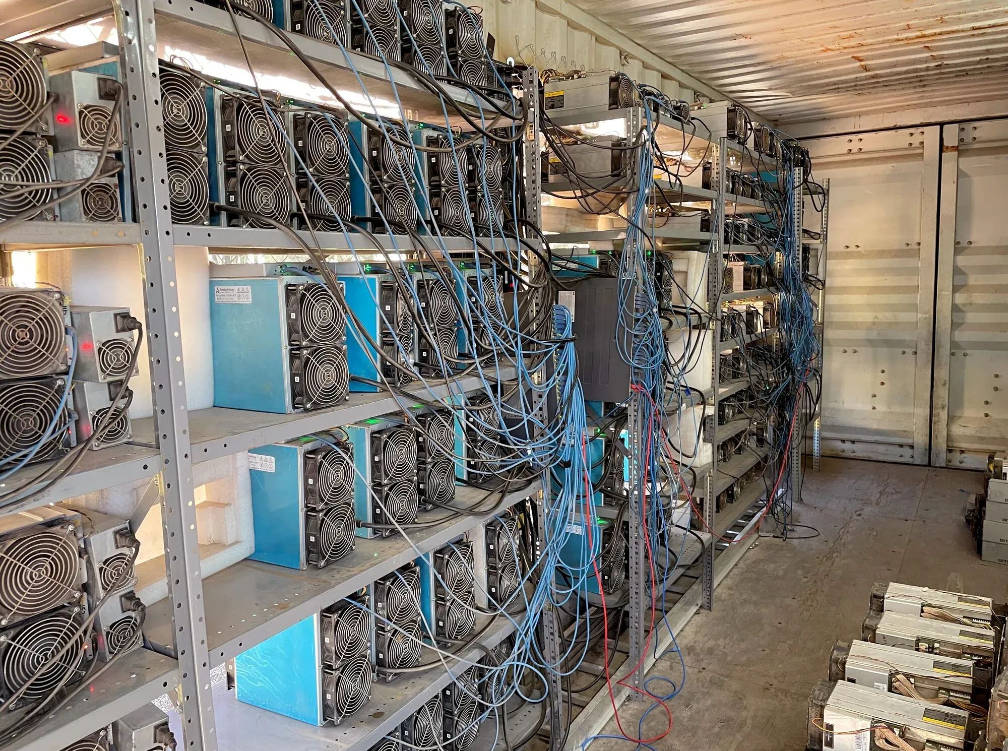 Illegal Bitcoin Mining Farm Uncovered in Small Town in Mexico Exposes Energy Theft