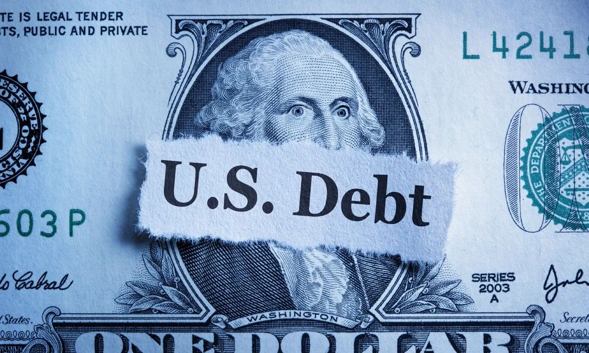 Brian Armstrong Sounds Alarm on US Debt Crisis Fueling Bitcoin's Rise as Global Reserve Currency