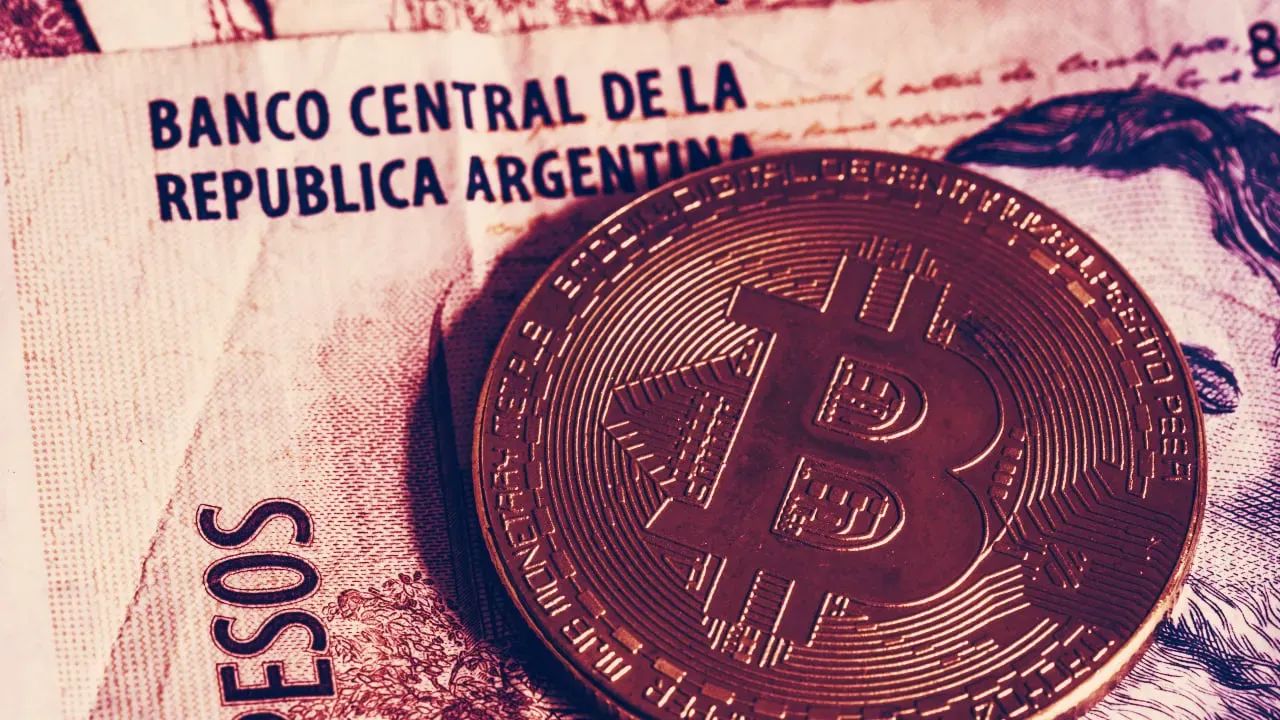 US Treasury Buys Argentine Pesos, But Bitcoin Remains the Stronger Bet