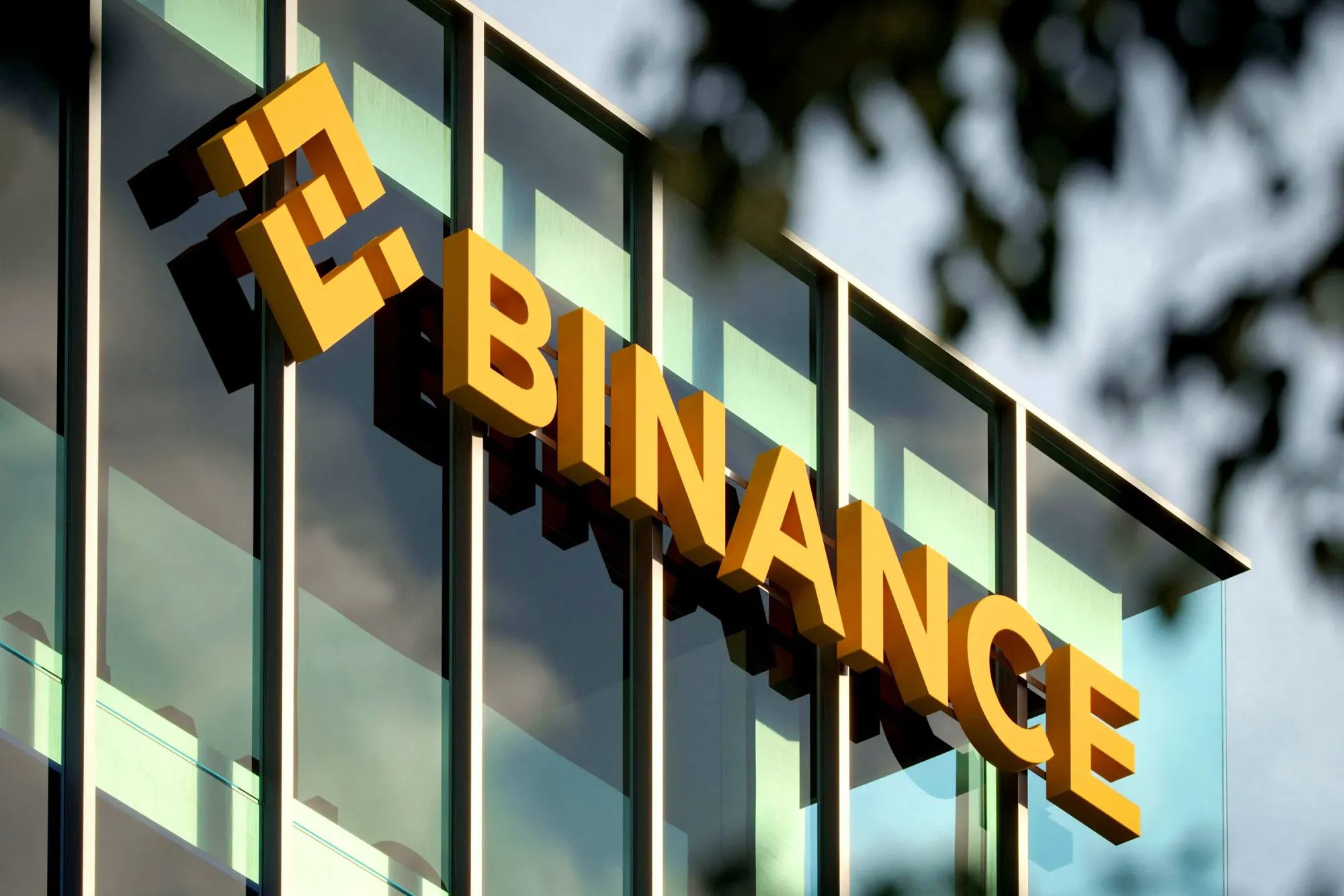 Binance Issues $283 Million in Payouts After Asset Depegs in Volatile Crypto Market