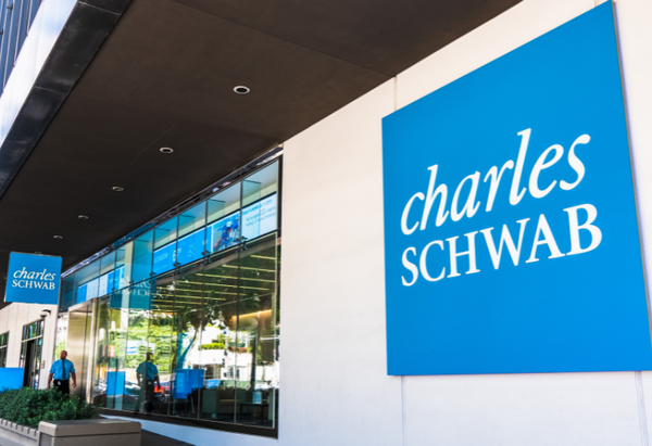 Charles Schwab Plans to Enter Spot Cryptocurrency Trading with Regulatory Shift