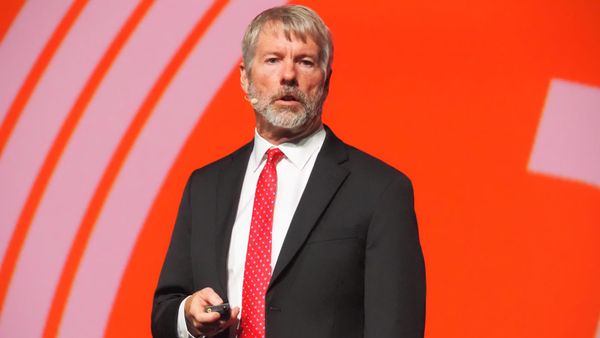 Saylor’s Strategy Faces $6 Billion in Unrealized Losses as Bitcoin Selloff Disrupts Buying Momentum