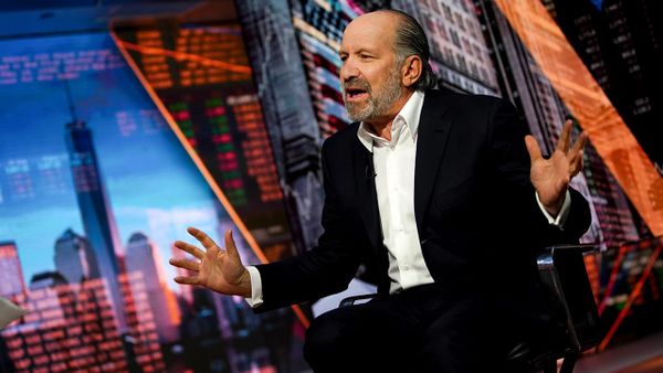 Bitcoin and Crypto Prices Dip as Lutnick Comments Stir Market Uncertainty