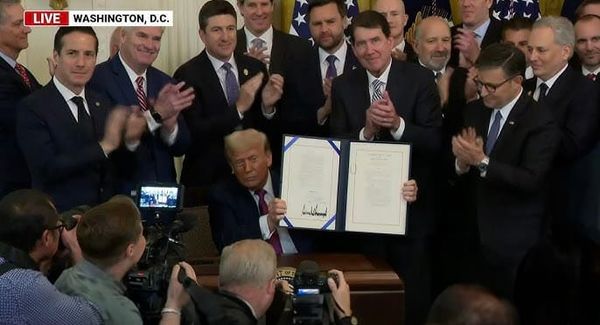 Trump Signs GENIUS Act into Law, Paving Way for Stablecoin Regulation
