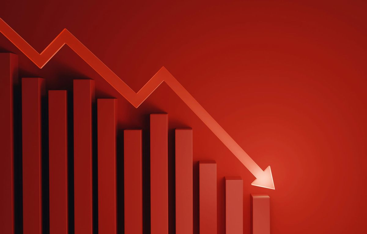 Red bar chart with a downward-sloping arrow indicating decline.