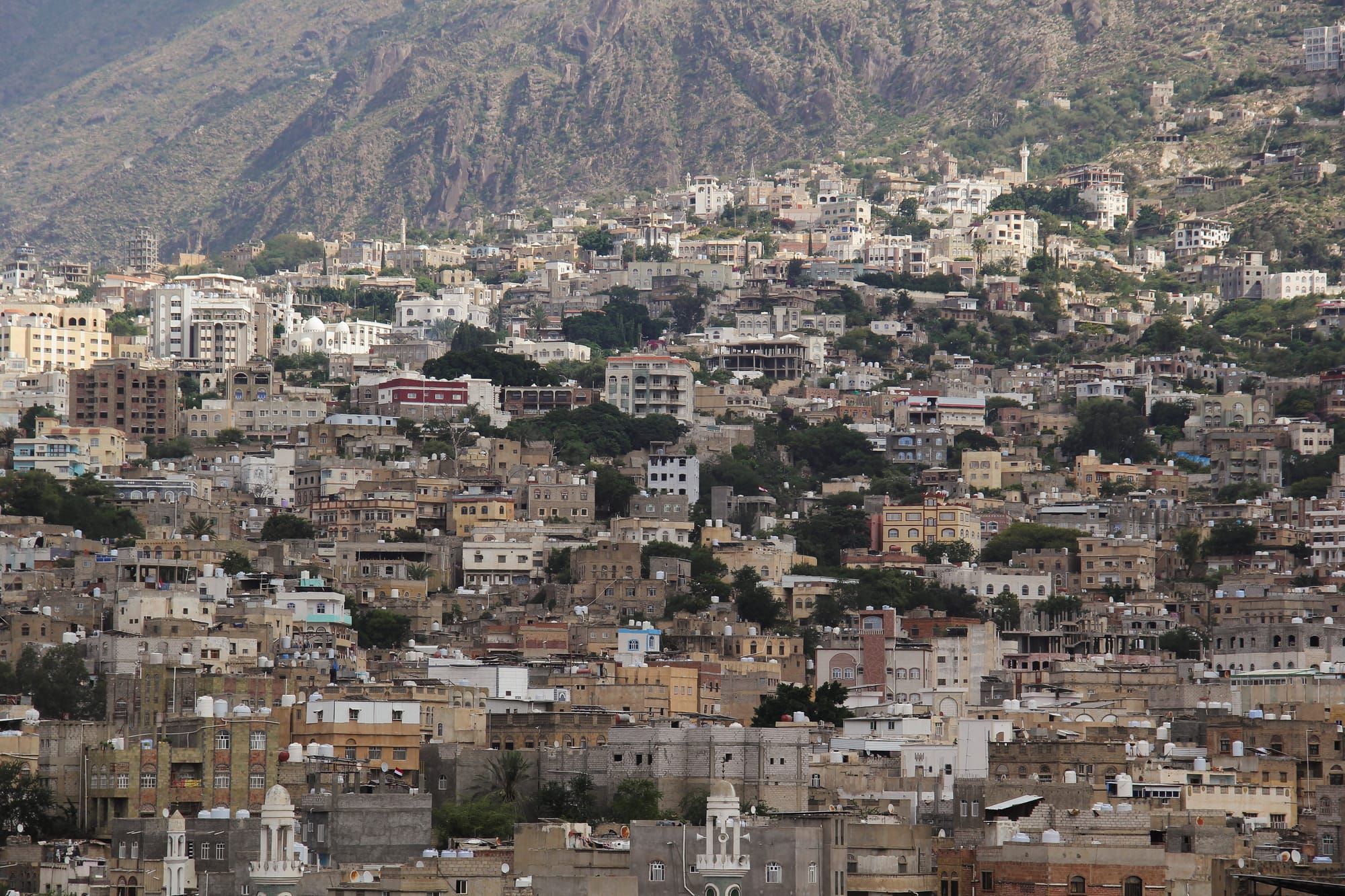 In Yemen's water-starved city of Taiz, women lead as mediators