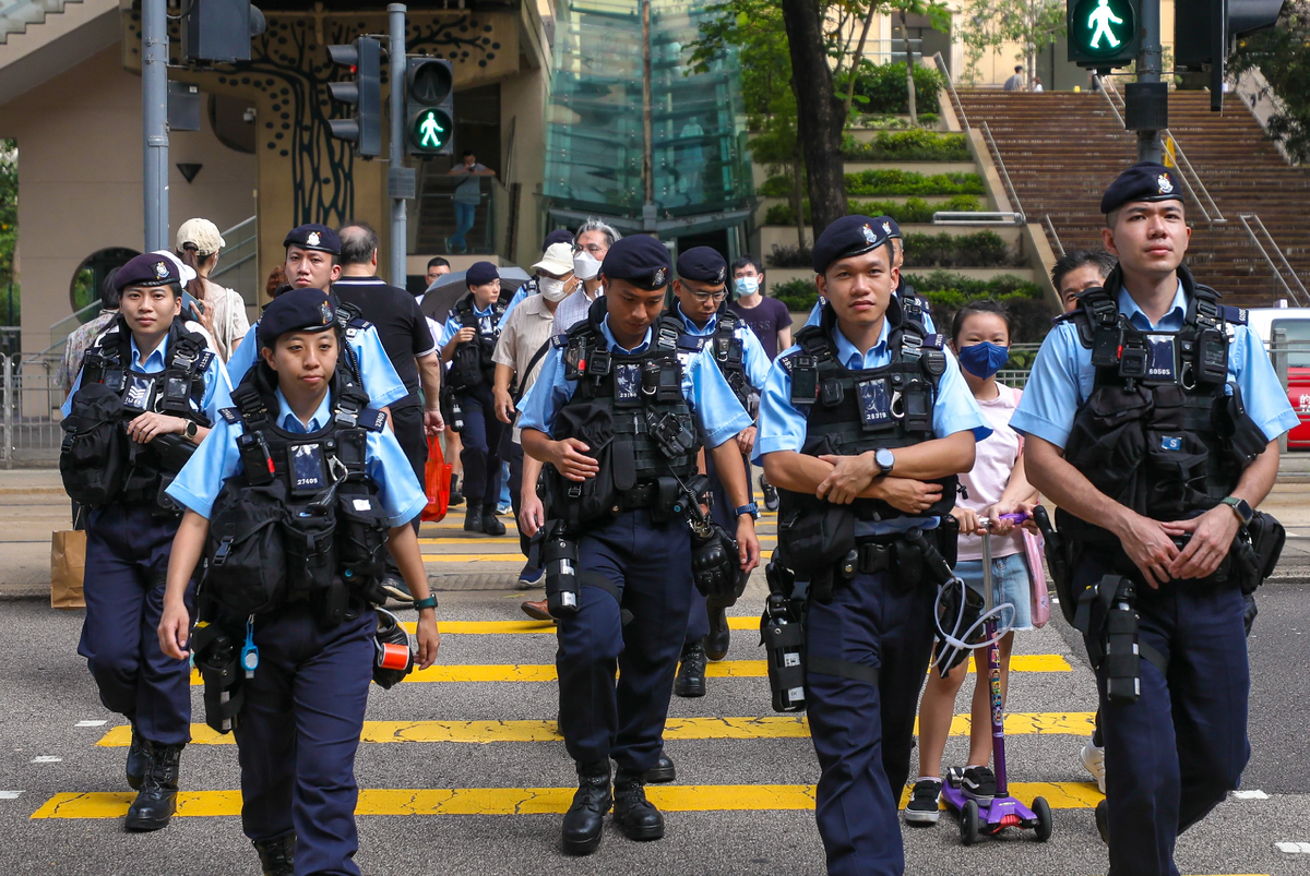 В Гонконге теперь все обязаны предоставлять доступ к своим телефонам