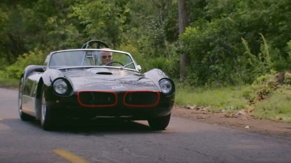 dailu mk1 sports racing car on the road in canada