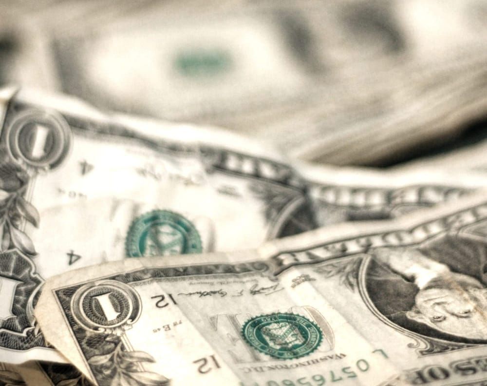 📝 The Price of Privacy