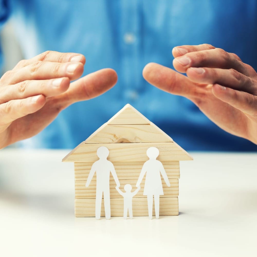 Какие страховые полисы необходимо заключить, если вы решили построить дом в Германии