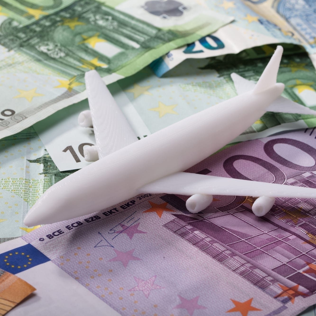 Отложенный рейс: как получить до 600 евро компенсации за задержку или отмену самолёта в Германии