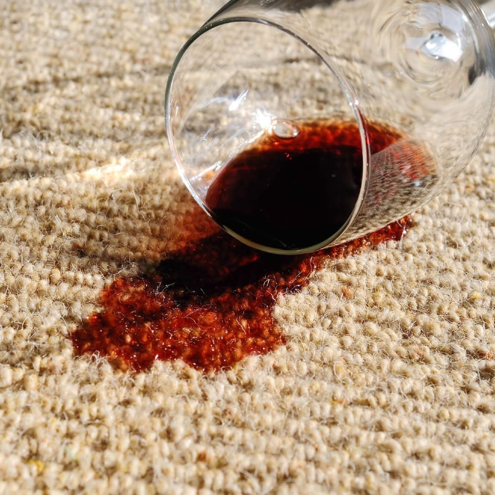 Что делать, если владелец арендованного жилья требует при выезде заменить полы в квартире