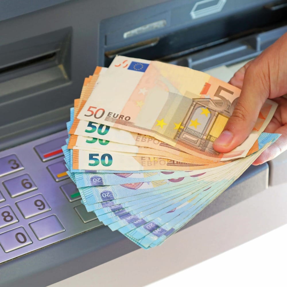 Право затребовать снятые деньги