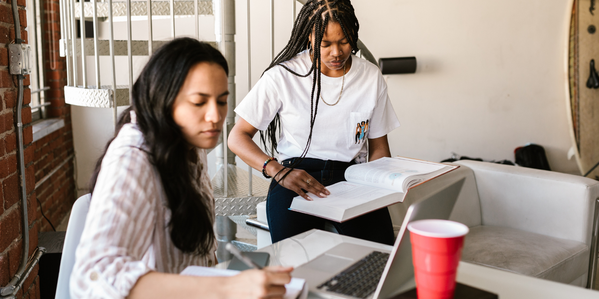 Educação em diferentes espaços e tempos: Hibridização para o futuro