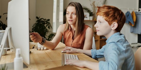 Implementando o Ensino Híbrido: conceito, dicas e passos importantes