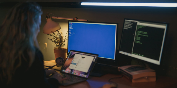 Desenvolver X Terceirizar: diferenças e benefícios da tecnologia outsourcing