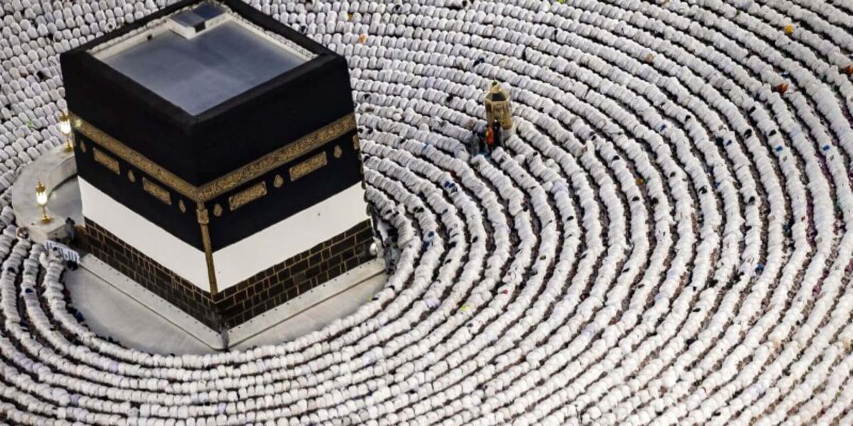 "Allahu Akbar" es el arma de la Ummah islámica para socavar la tiranía y derrotar al sionismo: Mojtaba Jamenei