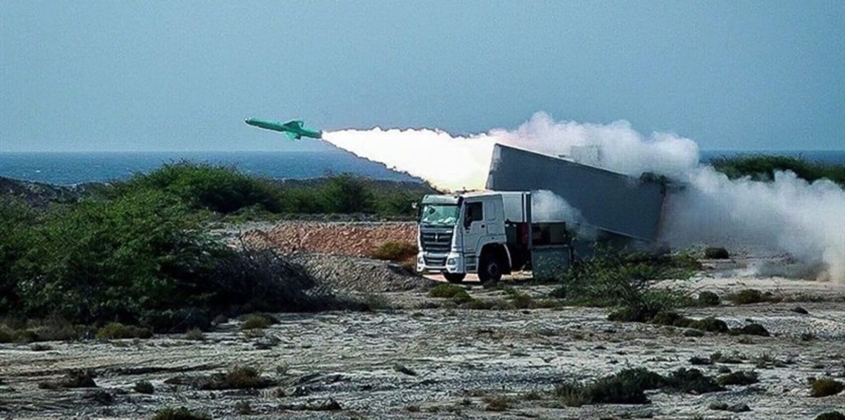 La Marina de Irán ataca el centro de mando de destructores estadounidenses
