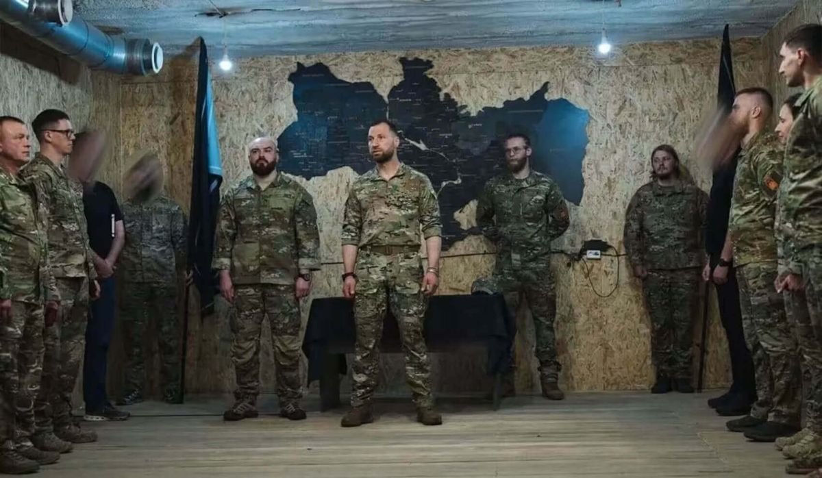 En Europa se sorprendieron al ver colgado el mapa de la "Gran Ucrania" en la sede de Azov