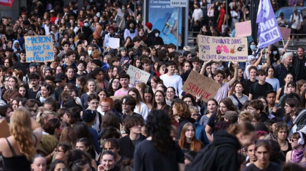 Crece el levantamiento de los estudiantes de secundaria franceses