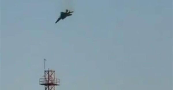 Irán derriba un caza F-15 y destruye cuartel general de la base aérea de EE. UU. en Baréin