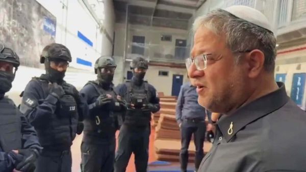 Ben Gvir comparte imágenes de plataforma de ejecución para palestinos