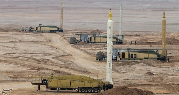 Irán ataca instalaciones estratégicas de Israel y EE. UU., y bases militares estadounidenses en Jordania, Kuwait y Bahréin
