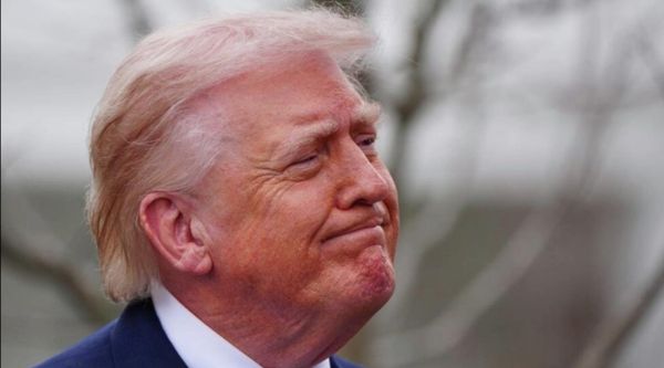 Trump sin honor, sin palabra, sin sentido del ridículo