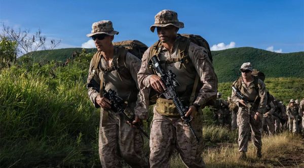 Entrenamiento de las Fuerzas Especiales de EE. UU. con mochilas Raid en Puerto Rico: un guiño a Cuba