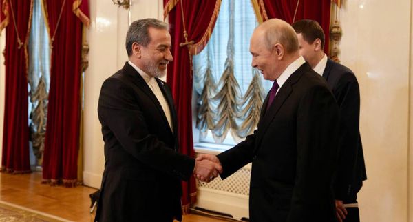 Araghchi y Putin devuelven a Trump al abrevadero roto