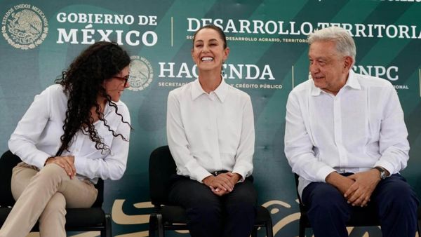 Las dos caras de la política laboral y social