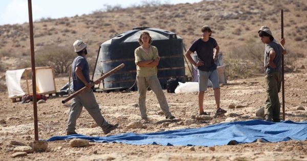 Sionistas judíos avanzan puesto de invasión de tierras en Belén; a la vez, son enfrentados por palestinos de Deir Abu Mashal