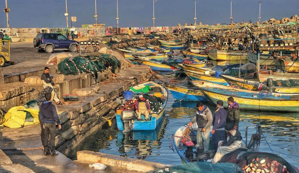Los pescadores de Gaza arriesgan la muerte por una captura diaria