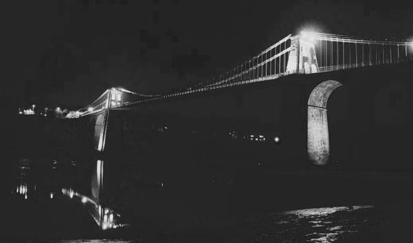 El puente hacia ninguna parte de la Ciudad Brillante