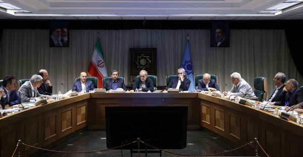 Presidente iraní Pezeshkian: La presión económica estadounidense seguirá siendo inútil