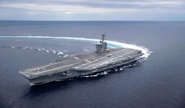 El “viaje de placer” del USS Lincoln a Tailandia: una escala marcada por el neocolonialismo estadounidense y el feminicidio