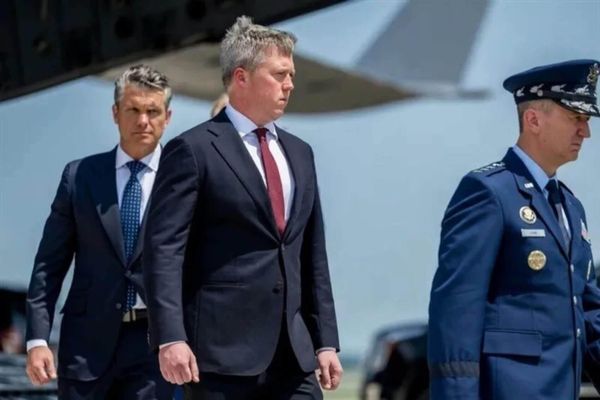 Hegseth en el lodazal de la fallida guerra contra Irán: ¿Cómo llegó la serie de dimisiones al secretario del Ejército?