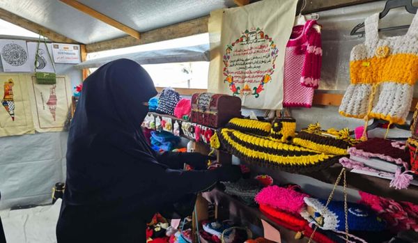 Madres palestinas buscan los escasos trabajos que hay para sobrevivir